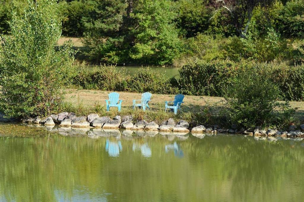 Chalet Au Milieu De La Foret Avec Lac A Proximite Layrac Extérieur photo